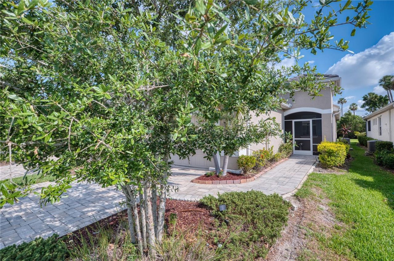 2945 Trustee Avenue, Sarasota, FL 34243 Photo