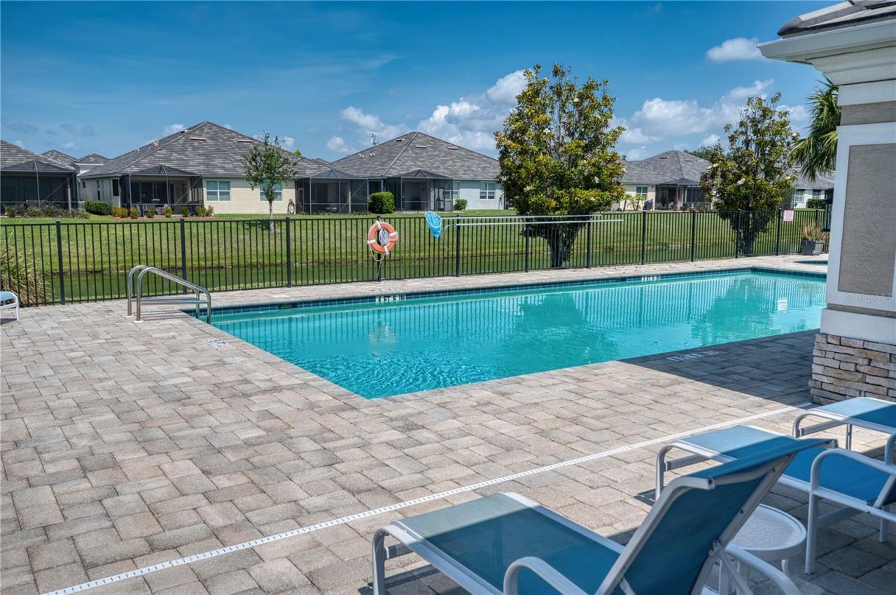 2945 Trustee Avenue, Sarasota, FL 34243 Photo