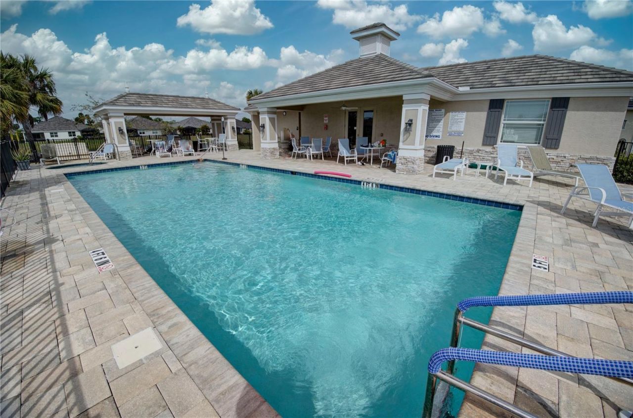 2945 Trustee Avenue, Sarasota, FL 34243 Photo