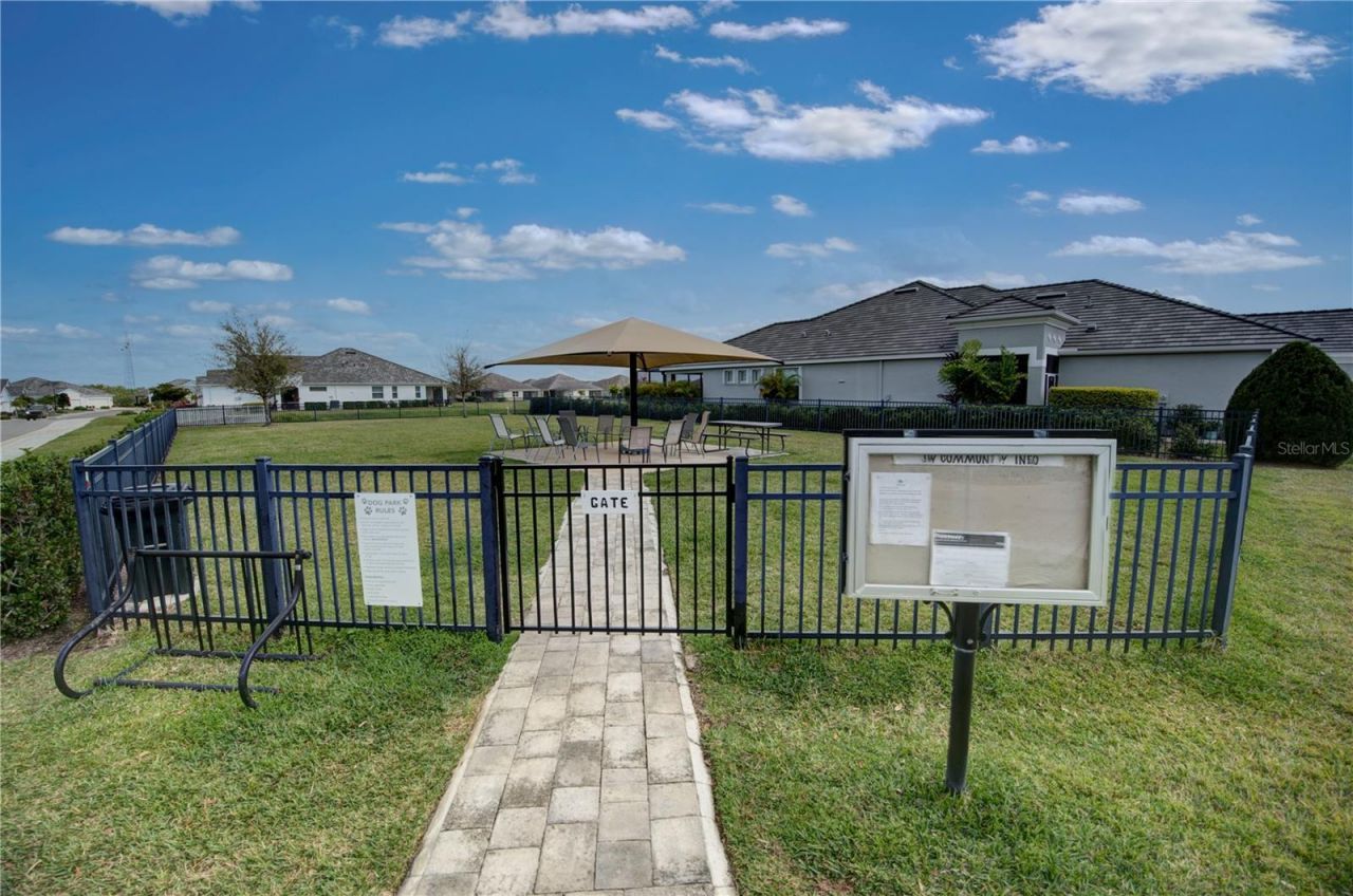 2945 Trustee Avenue, Sarasota, FL 34243 Photo