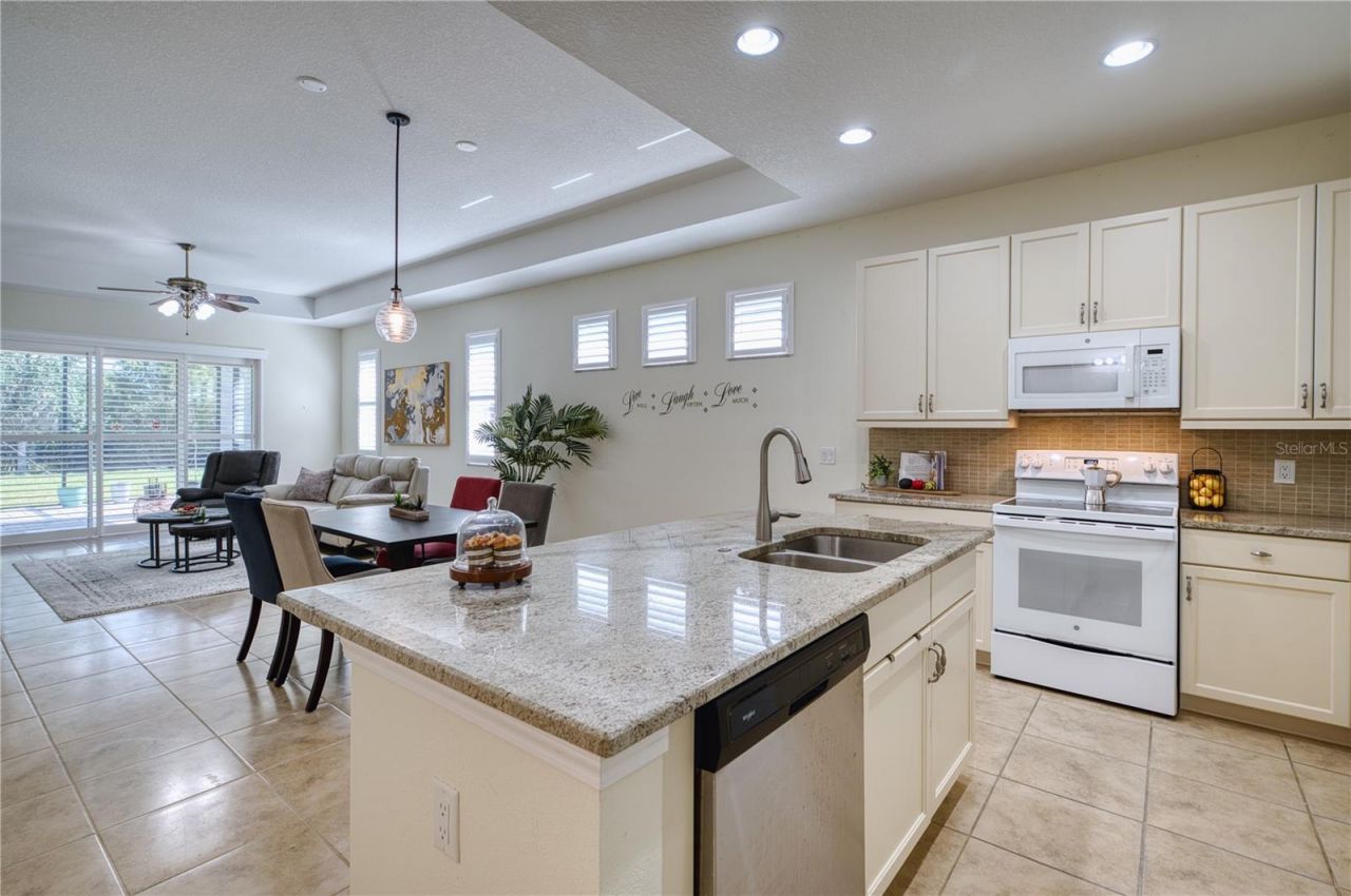 2945 Trustee Avenue, Sarasota, FL 34243 Photo