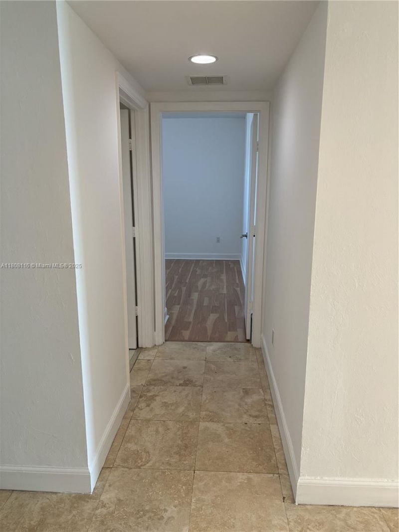 15051 Royal Oaks Ln, Unit 1604, North Miami, FL 33181 Photo