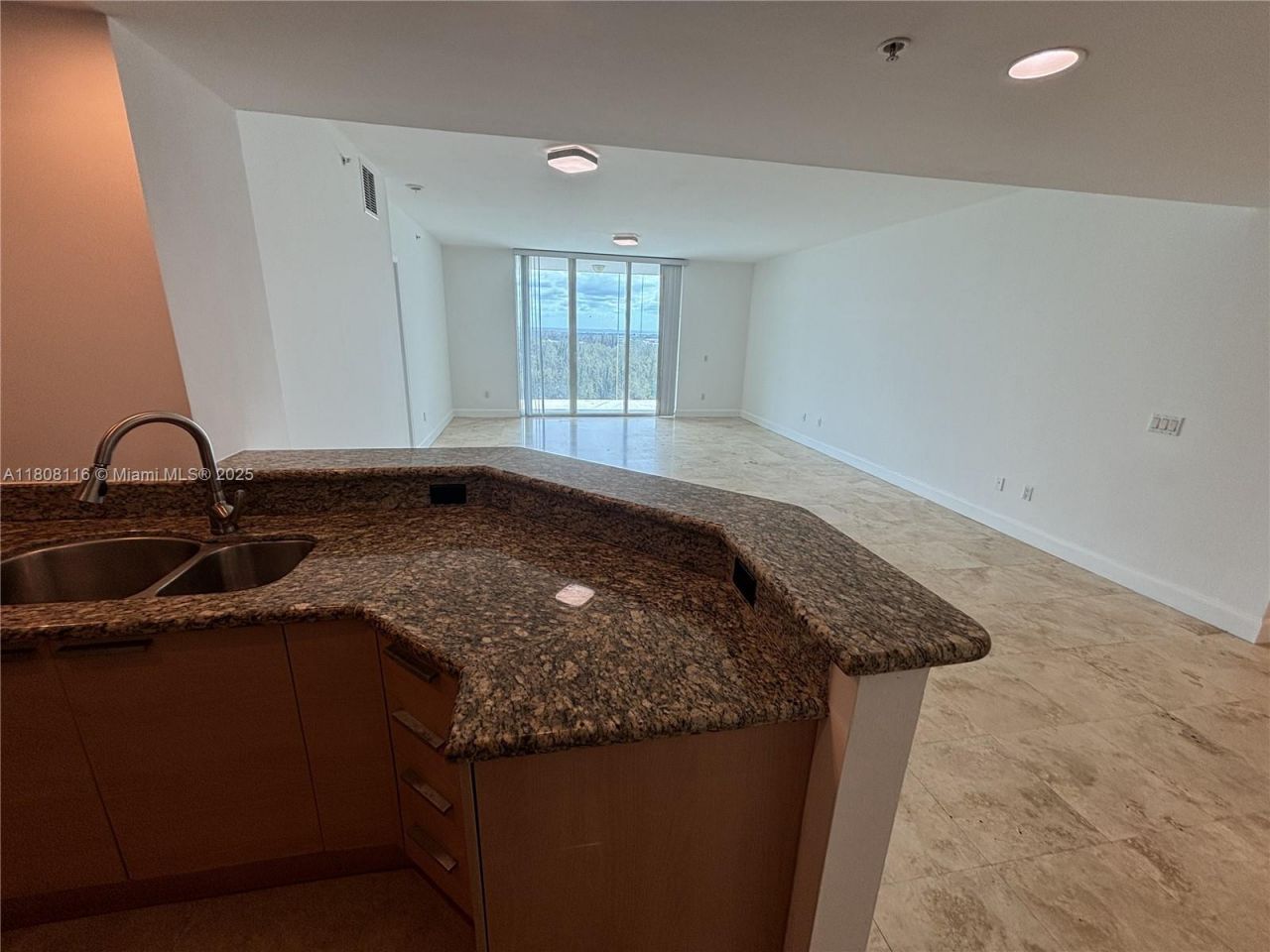 15051 Royal Oaks Ln, Unit 1604, North Miami, FL 33181 Photo