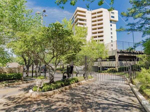 100 Tower Drive, Unit 703, Daphne, AL 36526