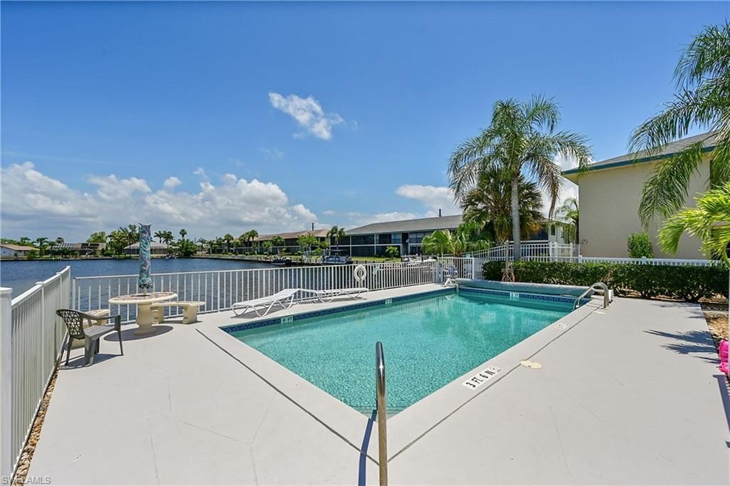 131 SW 47th Ter, Unit 201, Cape Coral, FL 33914 Photo