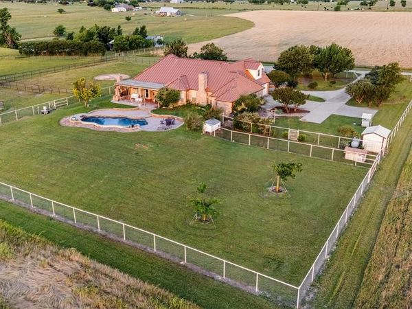 590 County Road 385, Valley View, TX 76272