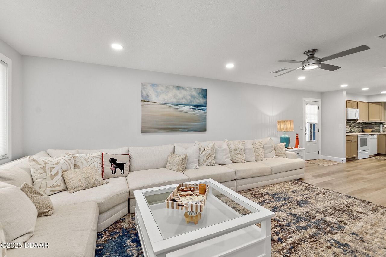 809 E 14th Avenue, New Smyrna Beach, FL 32169 Photo