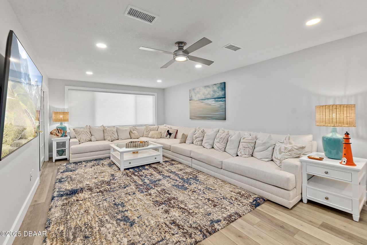 809 E 14th Avenue, New Smyrna Beach, FL 32169 Photo