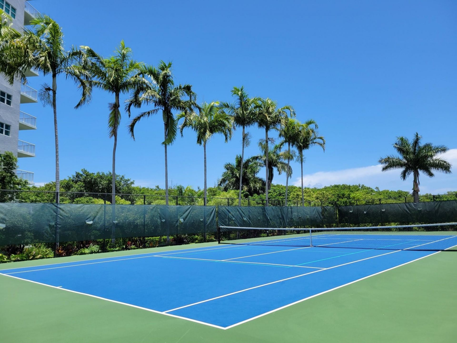 15051 Royal Oaks Lane, Unit 902, North Miami, FL 33181 Photo