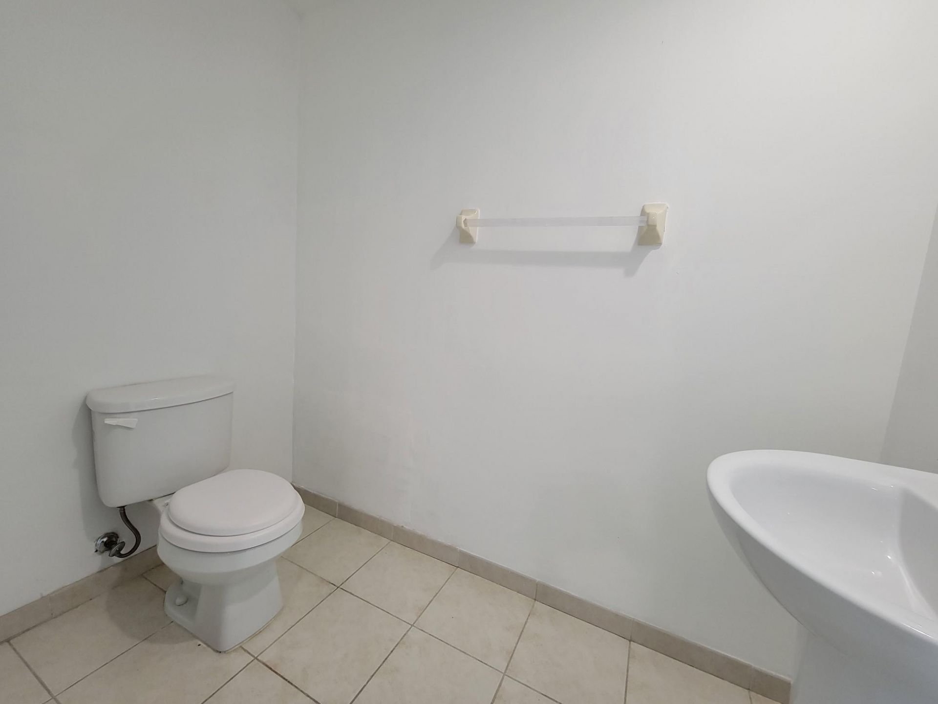 15051 Royal Oaks Lane, Unit 902, North Miami, FL 33181 Photo