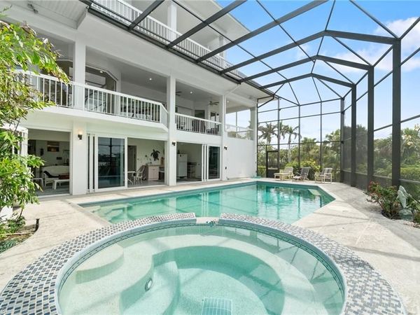 90 Southport CV, BONITA SPRINGS, FL 34134