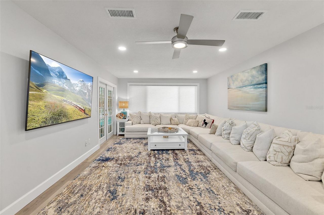 809 E 14th Avenue, New Smyrna Beach, FL 32169 Photo