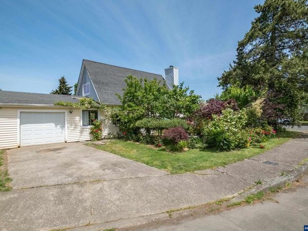 2973 Sherry Ct NE, Salem, OR 97301