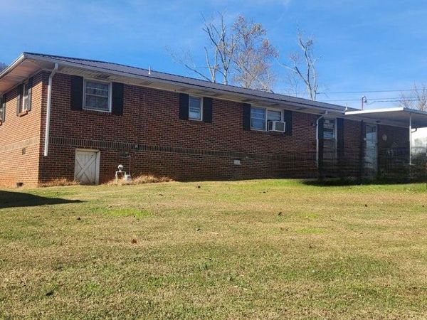 212 S Oak Street, Whitwell, TN 37397