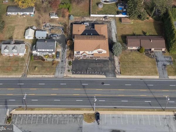 2453 LINCOLN HWY E, LANCASTER, PA 17602