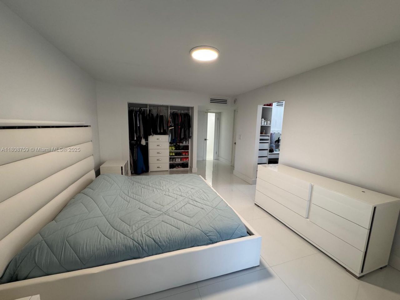 6423 Collins Ave, Unit 1001, Miami Beach, FL 33141 Photo