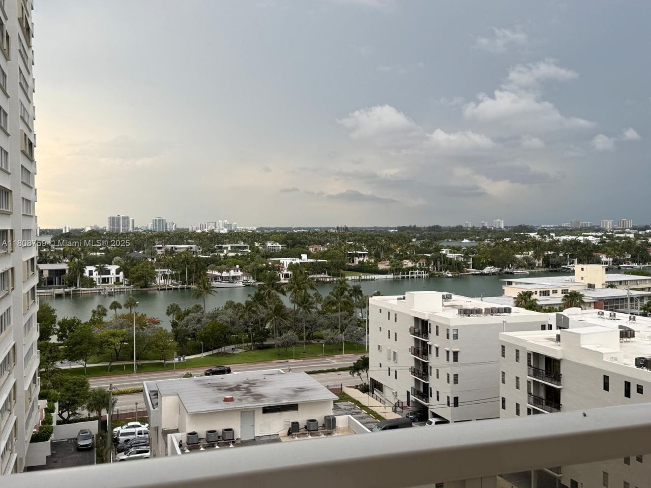 6423 Collins Ave, Unit 1001, Miami Beach, FL 33141 Photo