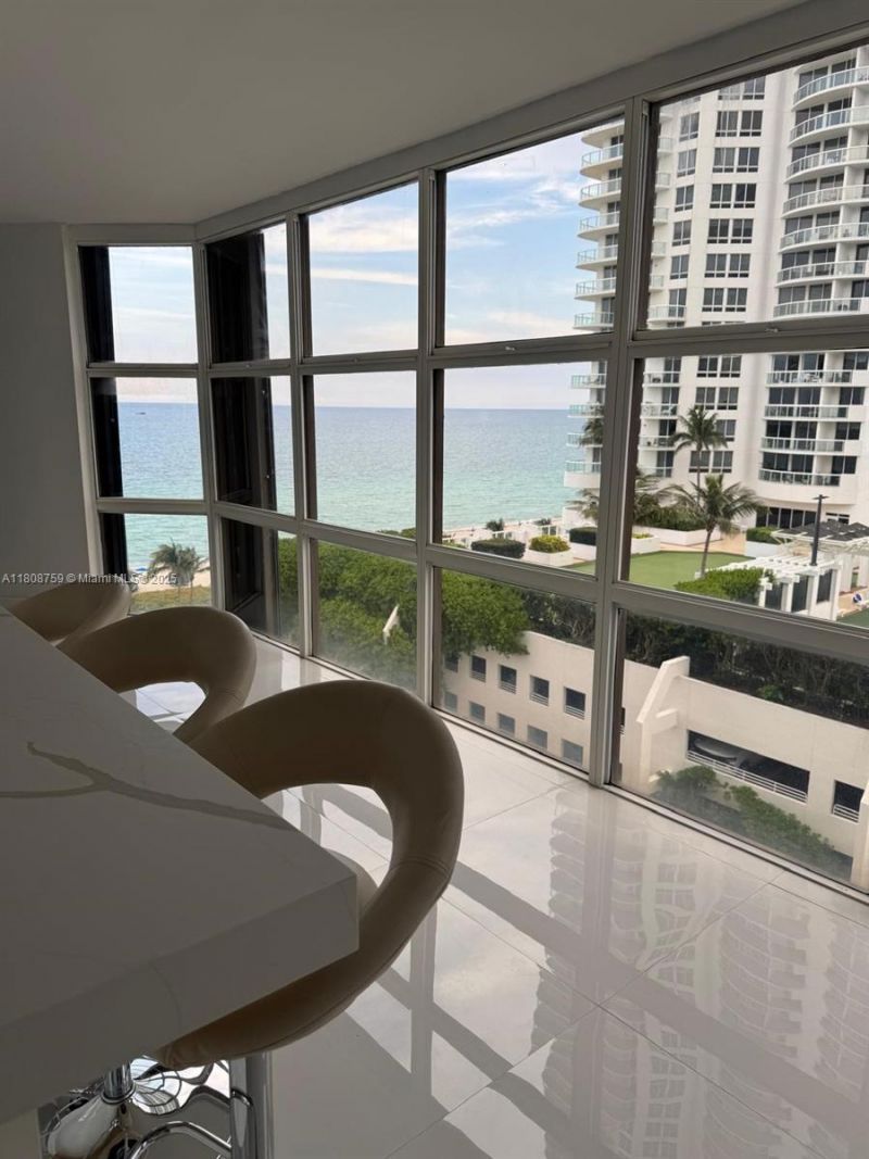 6423 Collins Ave, Unit 1001, Miami Beach, FL 33141 Photo