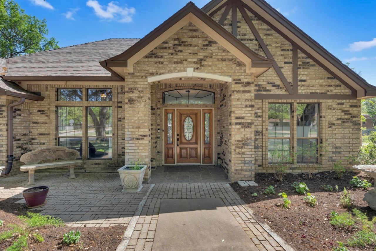 2 Meandering Way, Round Rock, TX 78664 Main Photo