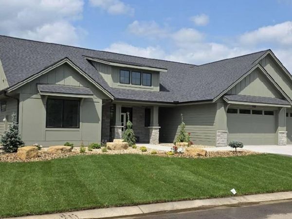 1747 Mayowood Court SW, Rochester, MN 55902