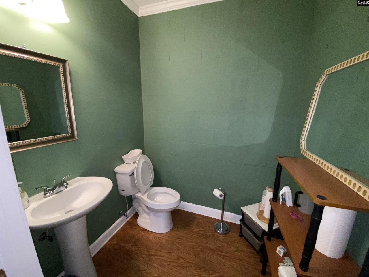 716 W Dekalb Street Photo 11