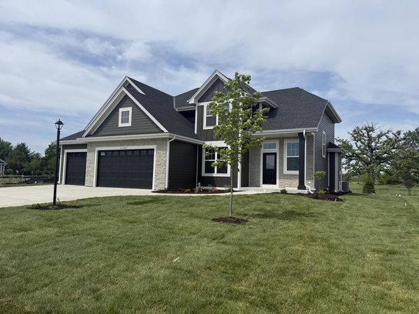 W215N4855 Kathleen DRIVE, Menomonee Falls, WI 53051