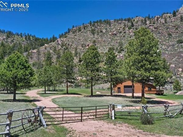 437 Langnis Road, Guffey, CO 80820