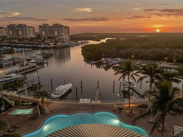 13675 Vanderbilt DR, Unit PH 1105, NAPLES, FL 34110