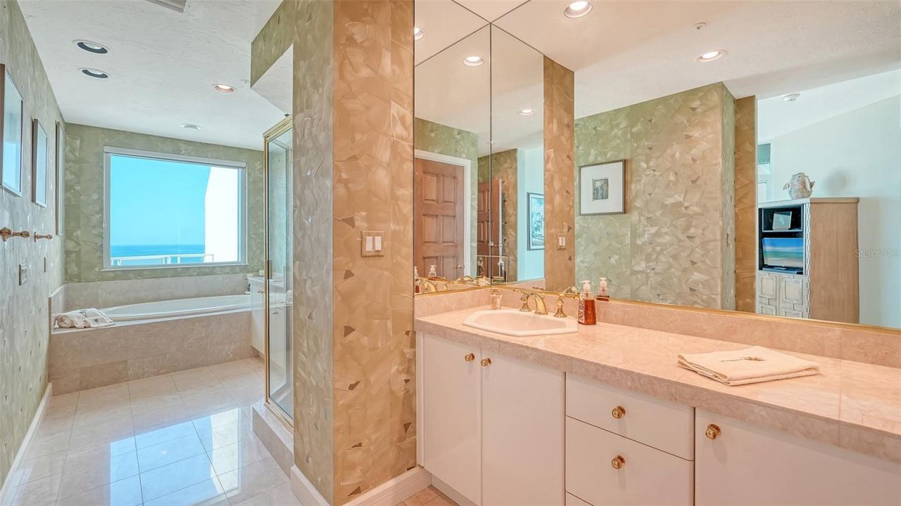 2185 Gulf Of Mexico Drive, Unit 243, Longboat Key, FL 34228 Photo