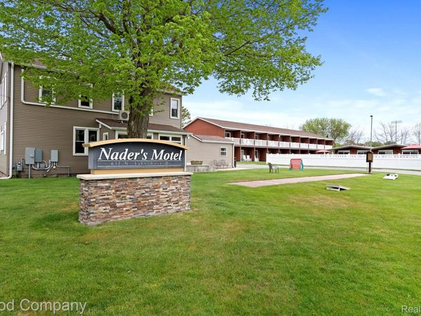 612 N LAKESHORE Drive, Ludington, Mi 49431