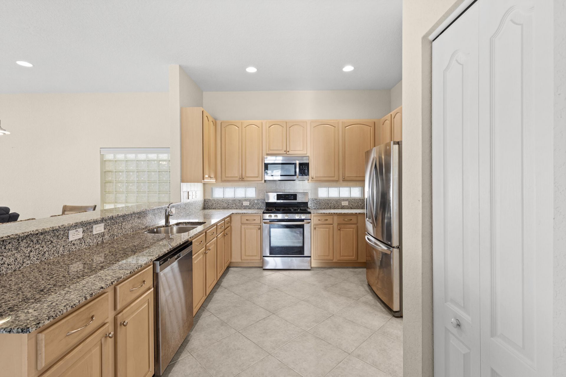 154 Berenger Walk, Royal Palm Beach, FL 33414 Photo