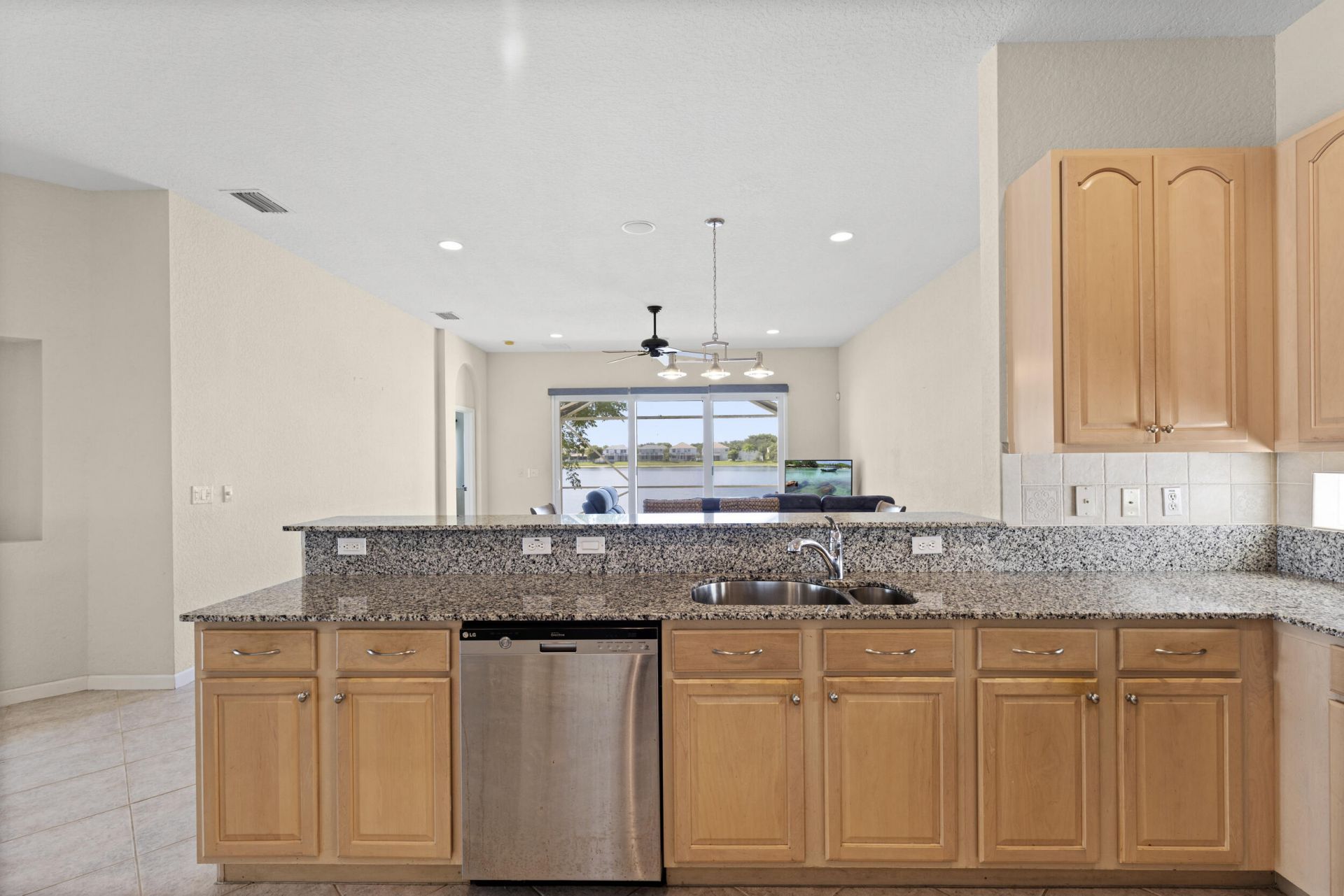 154 Berenger Walk, Royal Palm Beach, FL 33414 Photo