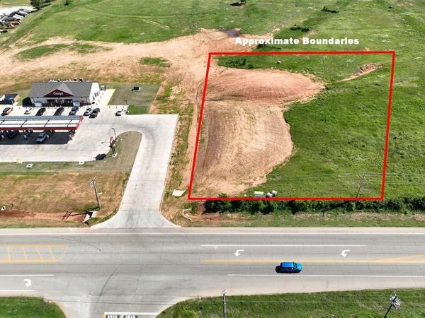 E 1st Street, Chandler, OK 74834