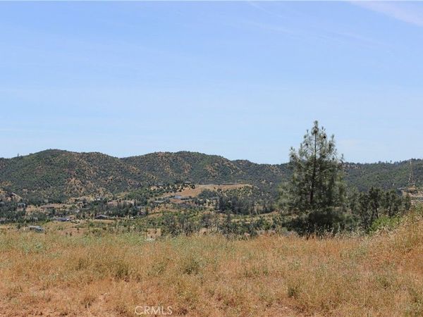 10255 Carrousel Drive, Redding, CA 96001
