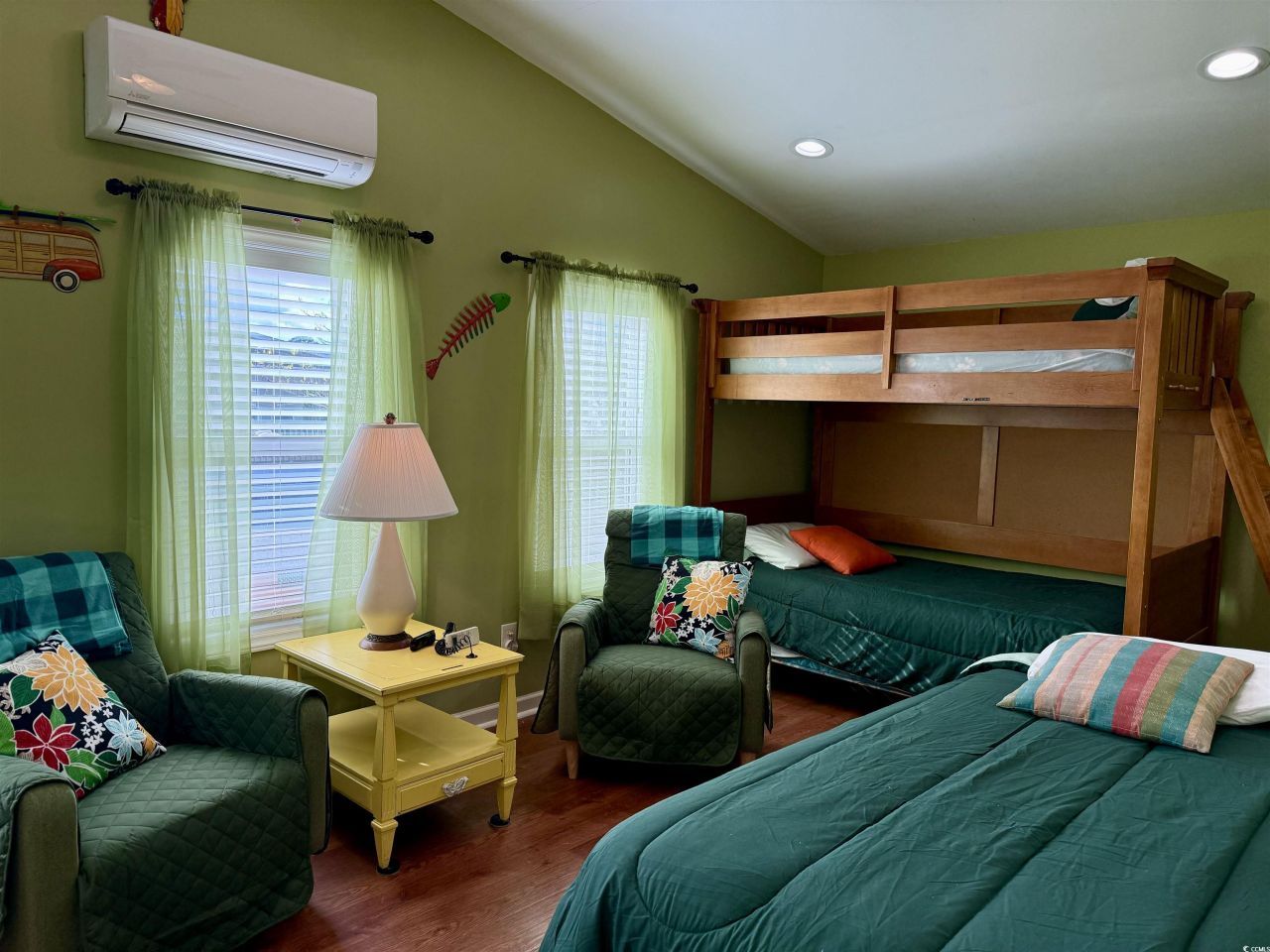 400 Hazelwood Dr. Photo 11