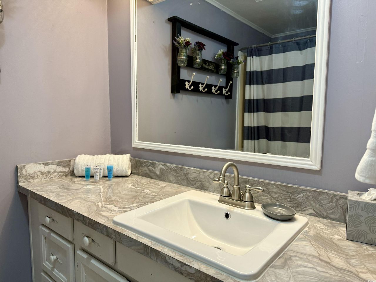 400 Hazelwood Dr. Photo 14