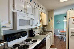 400 Hazelwood Dr. photo 4