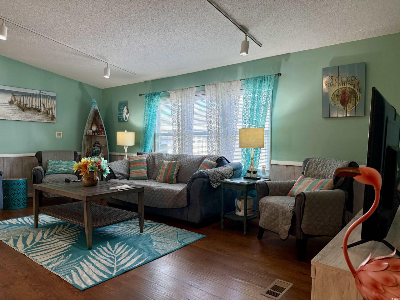 400 Hazelwood Dr. Photo 5