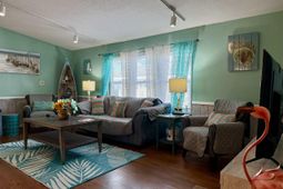 400 Hazelwood Dr. photo 4