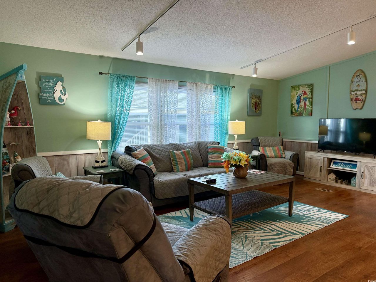 400 Hazelwood Dr. Photo 6