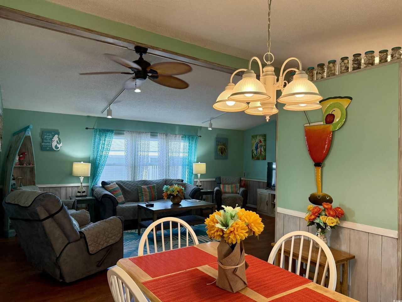 400 Hazelwood Dr. Photo 7