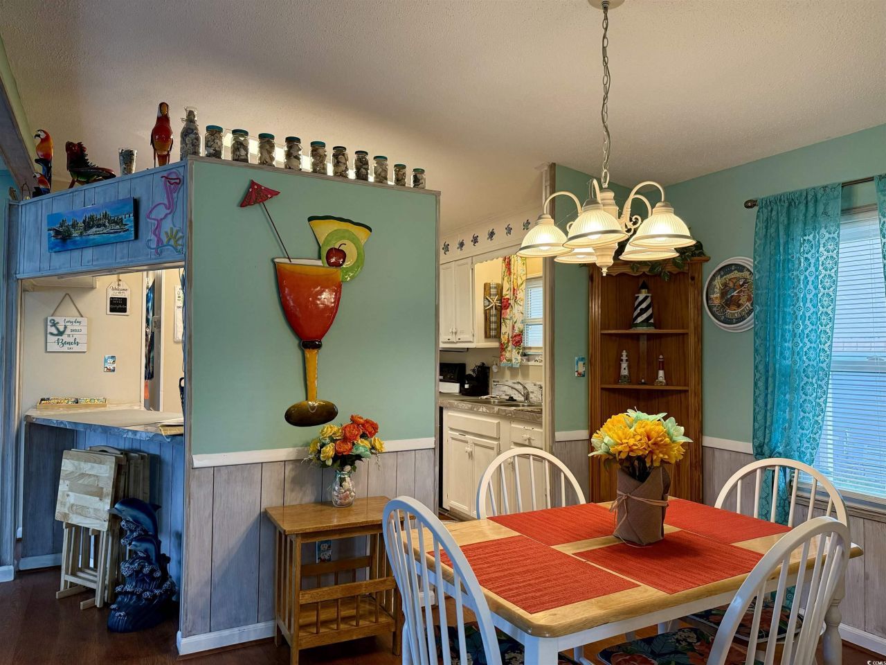 400 Hazelwood Dr. Photo 8