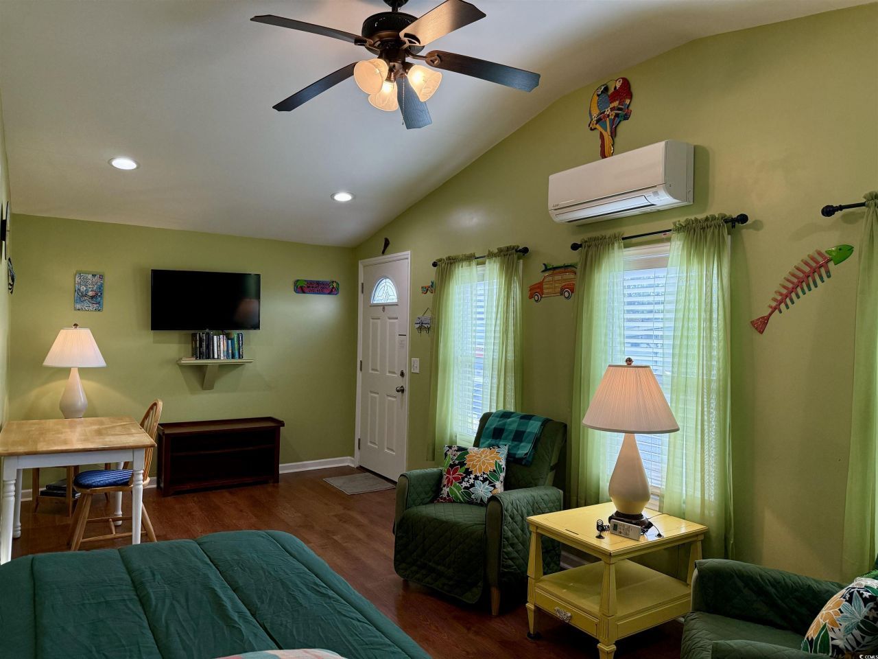 400 Hazelwood Dr. Photo 9