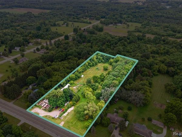 9083 N Clio Road, Vienna Twp, MI 48420