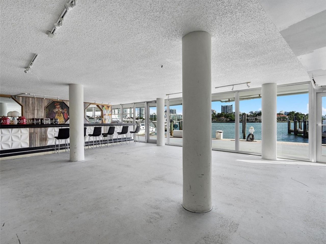 900 Bay Dr, Unit 716+Dock S, Miami Beach, FL 33141 Photo