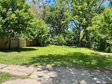 422 33rd Avenue N, Minneapolis, MN 55412