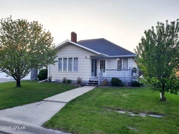 534 E 5TH Street, Neche, ND 58265