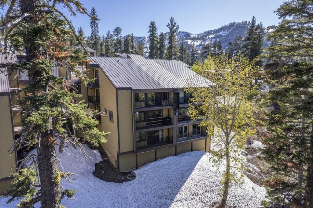 2090 Chalet Road, Alpine Meadows, CA 96146 Photo