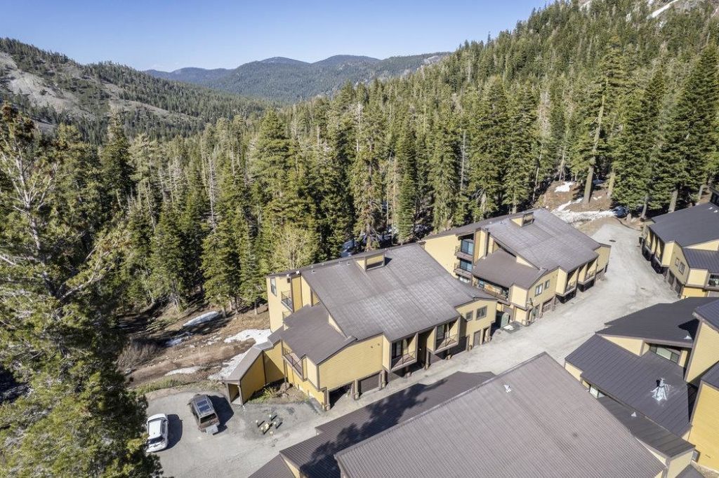 2090 Chalet Road, Alpine Meadows, CA 96146 Photo
