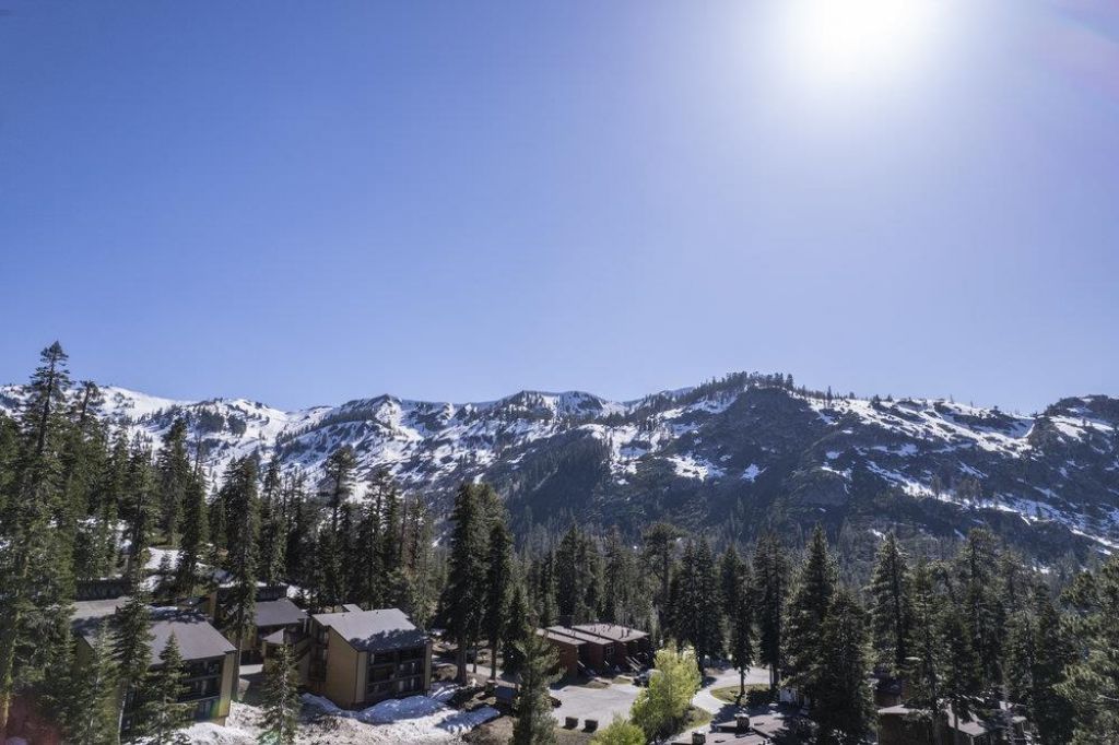 2090 Chalet Road, Alpine Meadows, CA 96146 Photo